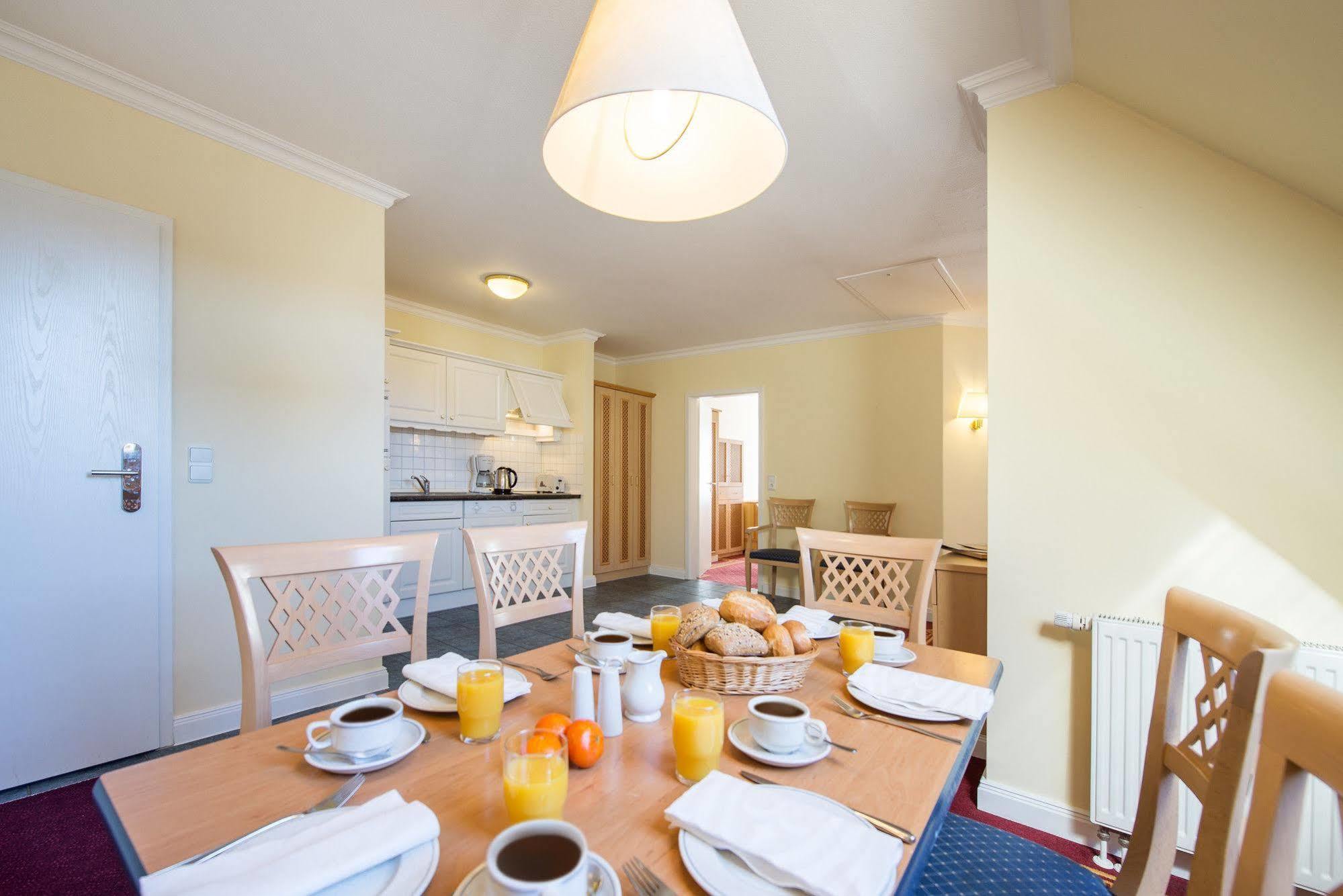 Aparthotel Kuehlungsborn, Villa Am Konzertgarten Екстериор снимка