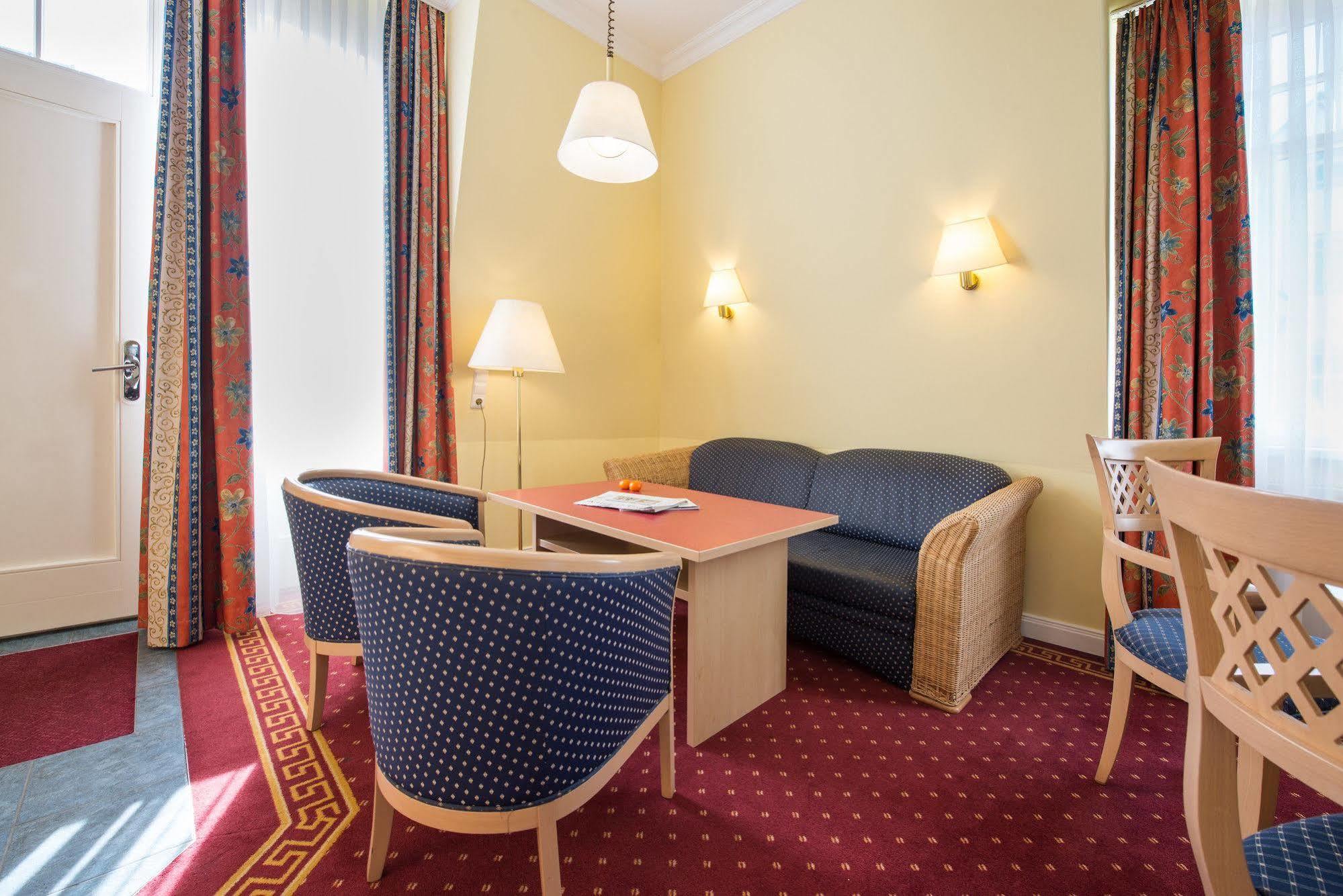 Aparthotel Kuehlungsborn, Villa Am Konzertgarten Екстериор снимка