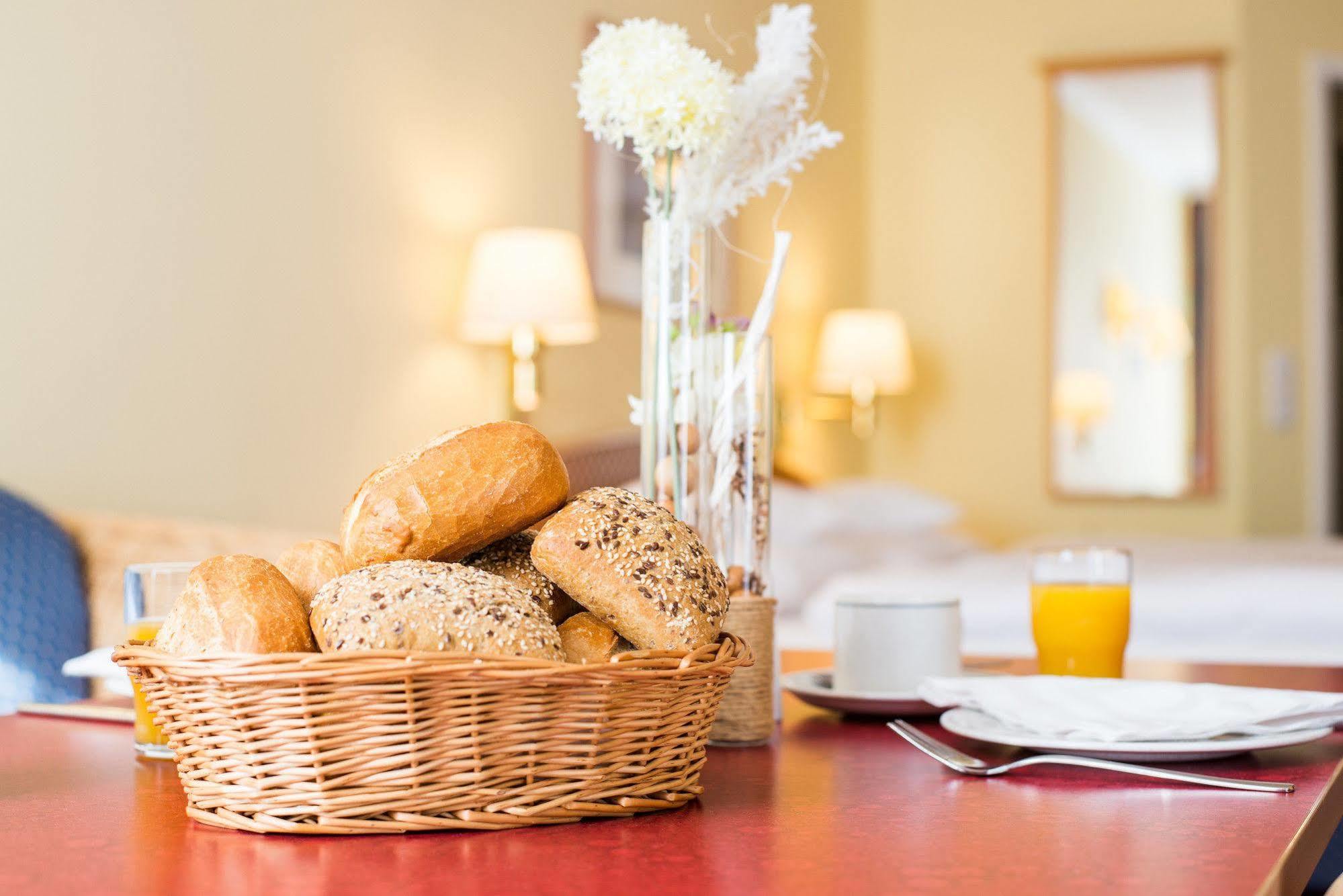 Aparthotel Kuehlungsborn, Villa Am Konzertgarten Екстериор снимка