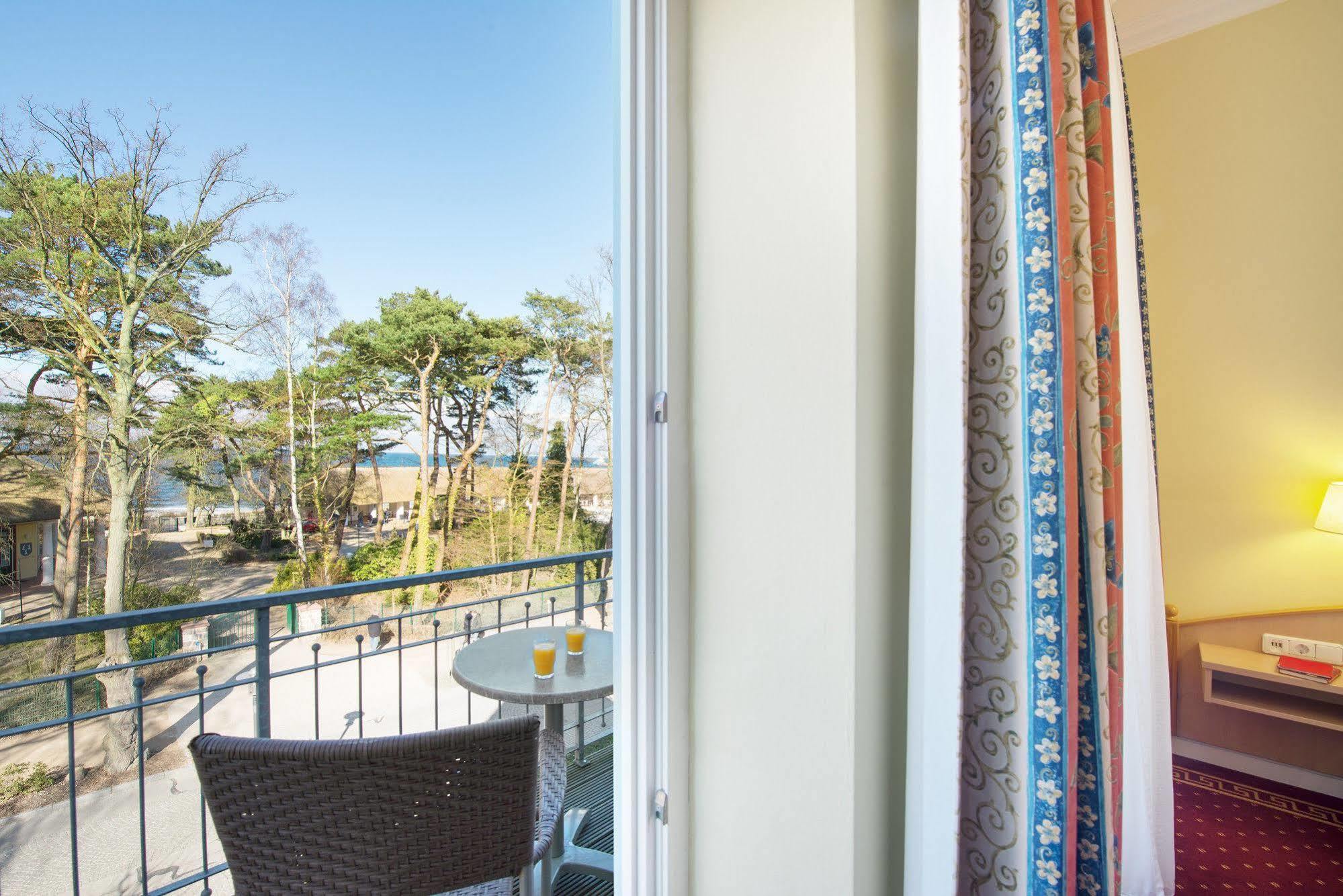 Aparthotel Kuehlungsborn, Villa Am Konzertgarten Екстериор снимка